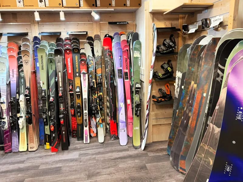Ski hire shop Ekosport-Rent Ski Service in Le Tavels Front de Neige, Galerie Marchande, Isola 2000