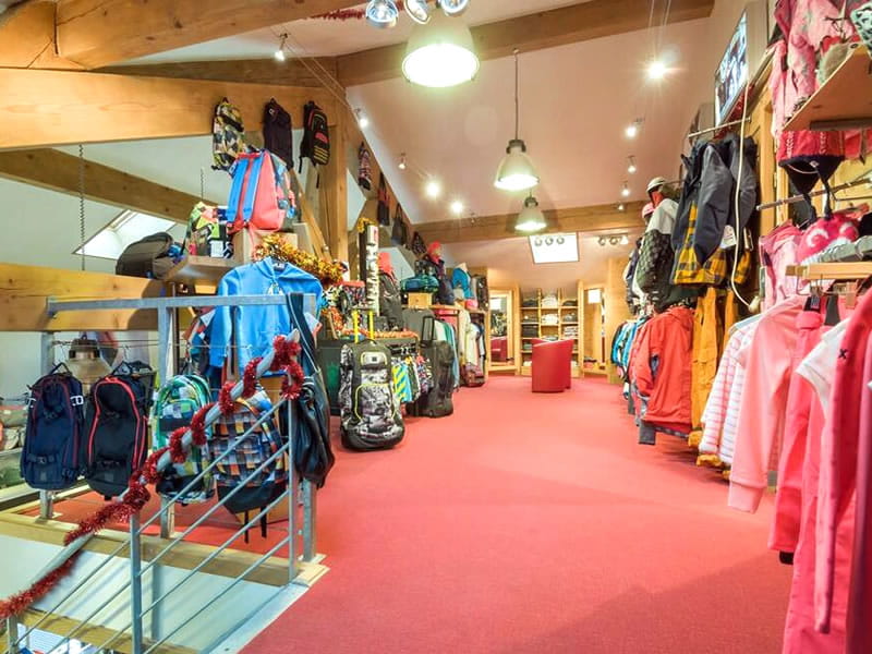 Ski hire shop Ravoir’Sports in Les 4 vallées, Saint Francois Longchamp