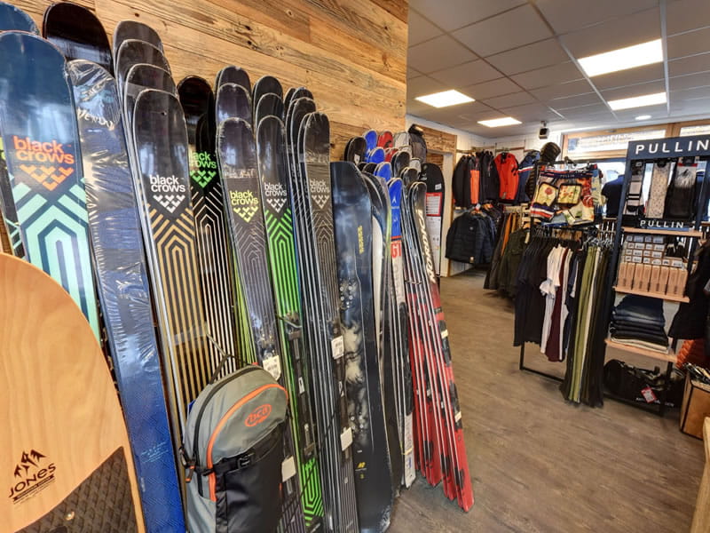 Ski hire shop Atou Sport in Les balcons de Vaujany, Vaujany
