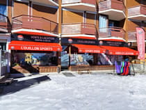 Ski hire shop L'Ouillon Sports in Saint Sorlin d Arves, Les Gentianes - Le Bourg