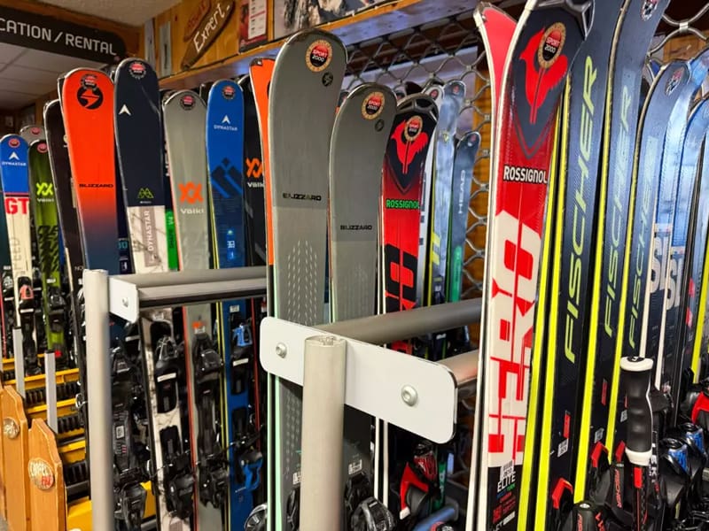 Ski hire shop Sport 1400 in Le Chalet - 395 Route des Près, Puy Saint Vincent 1400