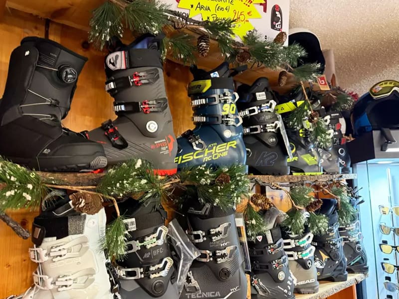 Ski hire shop Sport 1400 in Le Chalet - 395 Route des Près, Puy Saint Vincent 1400
