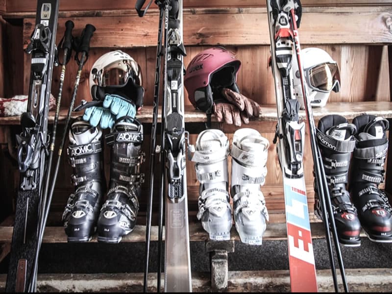 Ski hire shop Eskiador in Les Temples du Soleil, Val Thorens