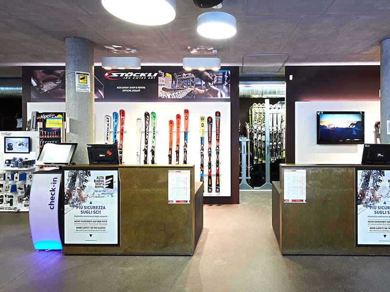 Ski hire shop Alta Badia Shop & Rental in Micurá de Rü 48, Alta Badia-San Cassiano/Sankt Kassian