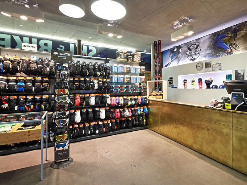 Ski hire shop Alta Badia Sport - Shop & Rental in Micurá de Rü 48, Alta Badia-San Cassiano/Sankt Kassian