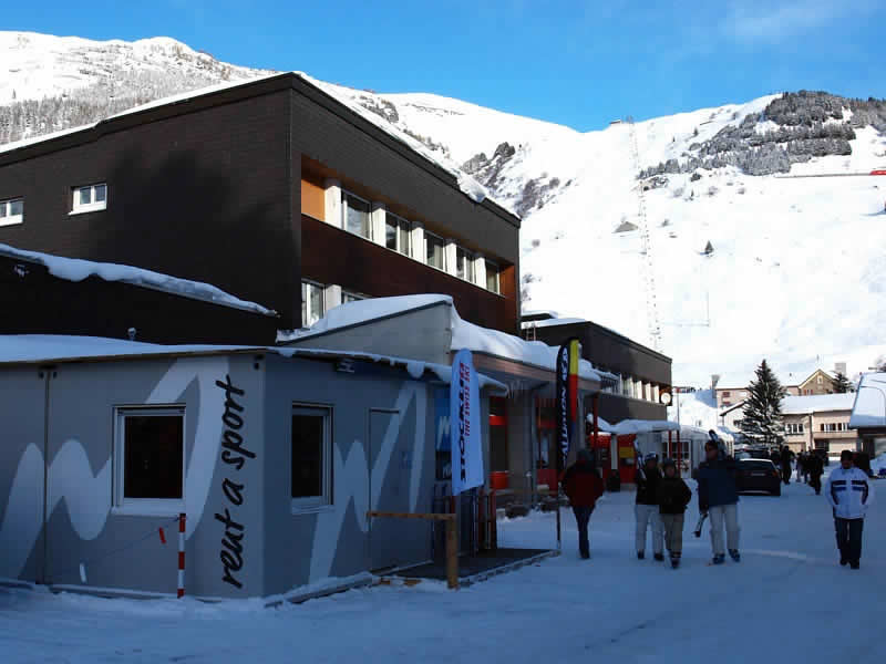 Ski hire shop Meyer's Sporthaus in Mietcenter am Bahnhof, Andermatt