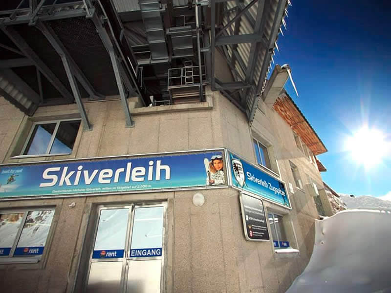 Ski hire shop Skiverleih Zugspitze in Mitten im Skigebiet auf 2.600 m, Garmisch-Partenkirchen