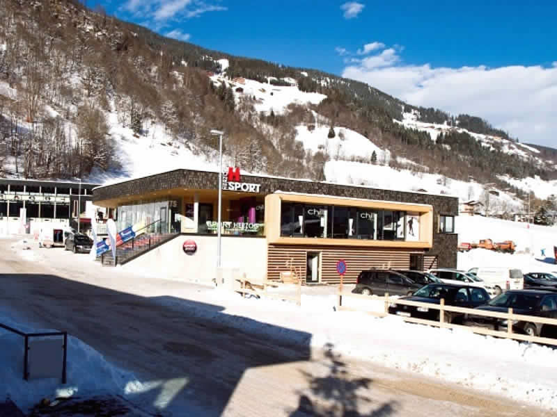 Ski hire shop SPORT 2000 Herzog in Neben Talstation Smaragdbahn Wildkogel, Bramberg a. Wildkogel