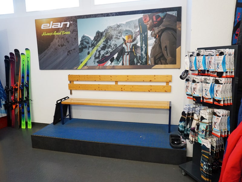 Ski hire shop Swissrent Quattro in Parkplatz Titlisbahnen - Engelbergerstrasse 38, Engelberg