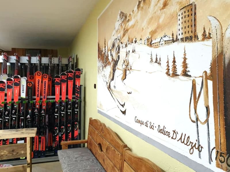 Ski hire shop Maison Clataud Sport in Piazza Assietta, 16, Sauze d’Oulx