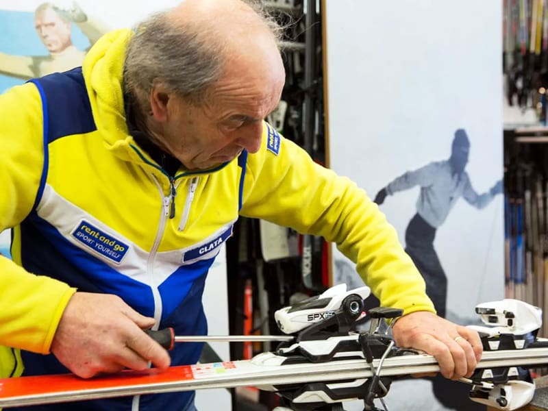 Ski hire shop Maison Clataud Sport in Piazza Assietta, 16, Sauze d’Oulx