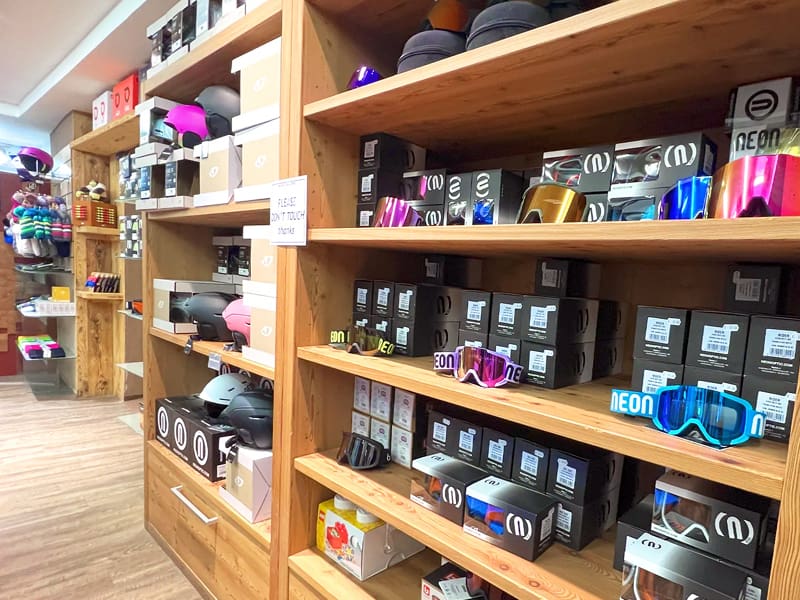 Ski hire shop Maison Clataud Sport in Piazza Assietta, 16, Sauze d’Oulx