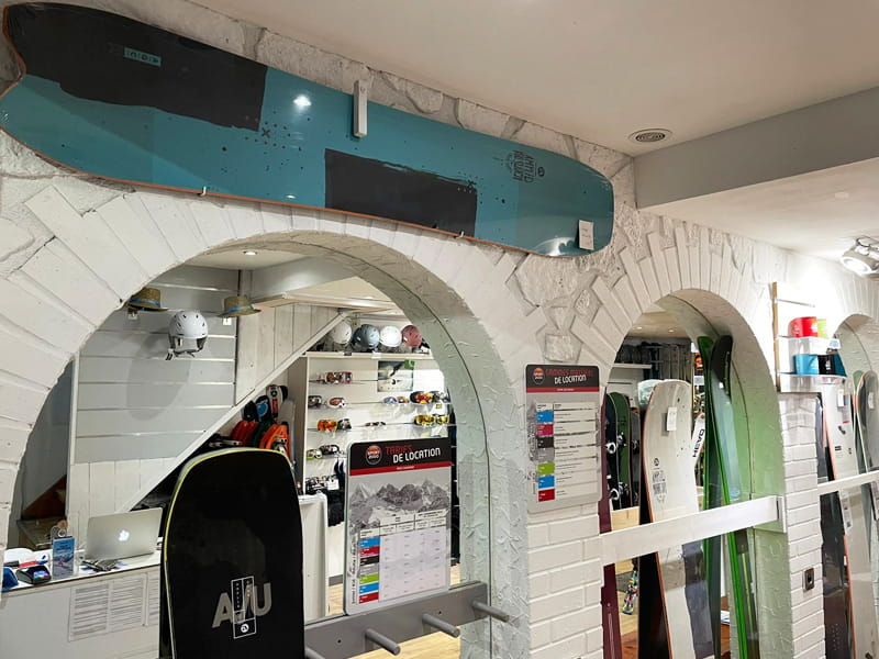 Ski hire shop Ski Shop Les Coches Sportshop Paradiski in Place des commerces, La Plagne - Les Coches