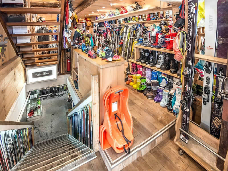 Ski hire shop Boraso Sport in Place des Dolomites, Val d Isere