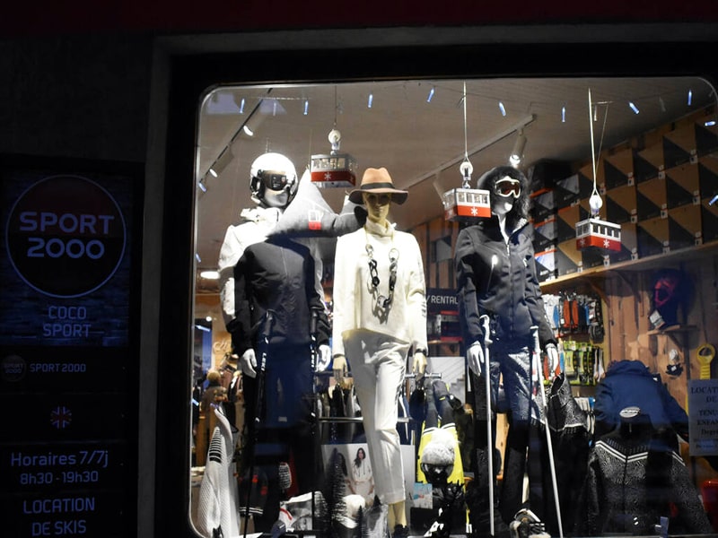 Ski hire shop Weski Auris in Place des Orgières, Auris-en-Oisans