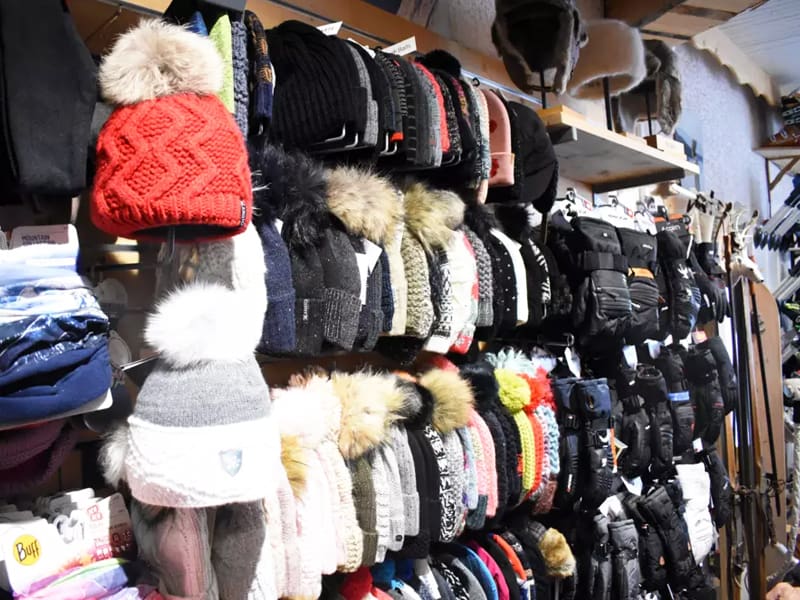 Ski hire shop Weski Auris in Place des Orgières, Auris-en-Oisans