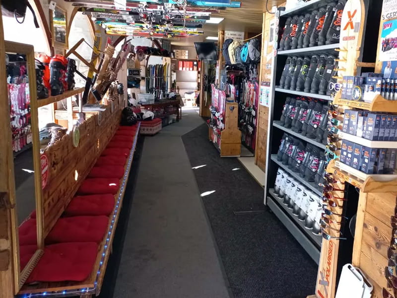 Ski hire shop Cornerski in Place du Cognet - Immeuble le Karen, Alpe d’Huez