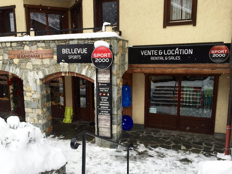 Ski hire shop Bellevue Sports in Place du téléphérique de Bellevue, Les Houches