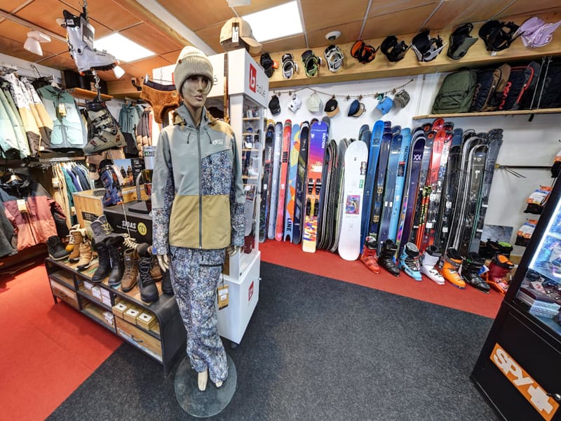 Ski hire shop Ekosport-Rent Ride For Life in Place du Téléphérique, Vaujany
