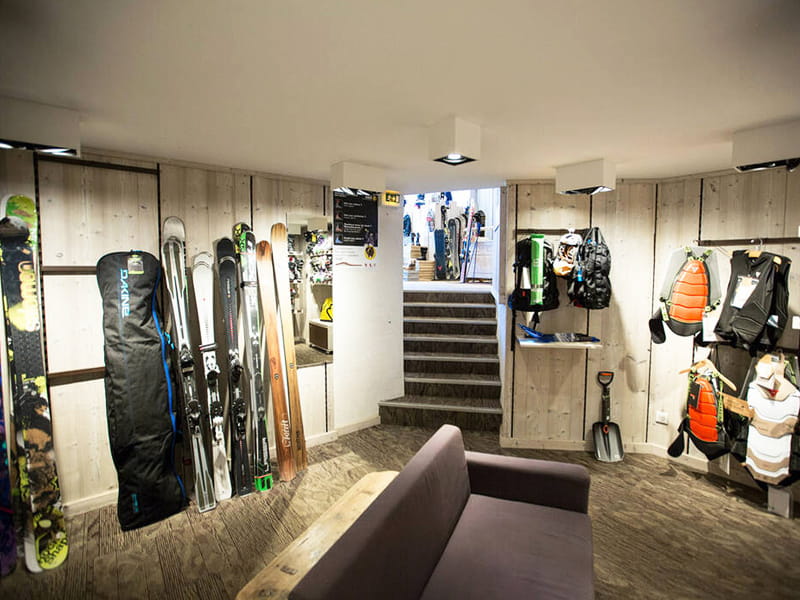 Ski hire shop Ze Shop 2 in Place Joseph Paganon, Alpe d’Huez