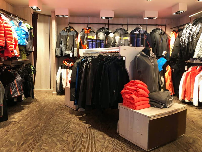 Ski hire shop Ze Shop 2 in Place Joseph Paganon, Alpe d’Huez