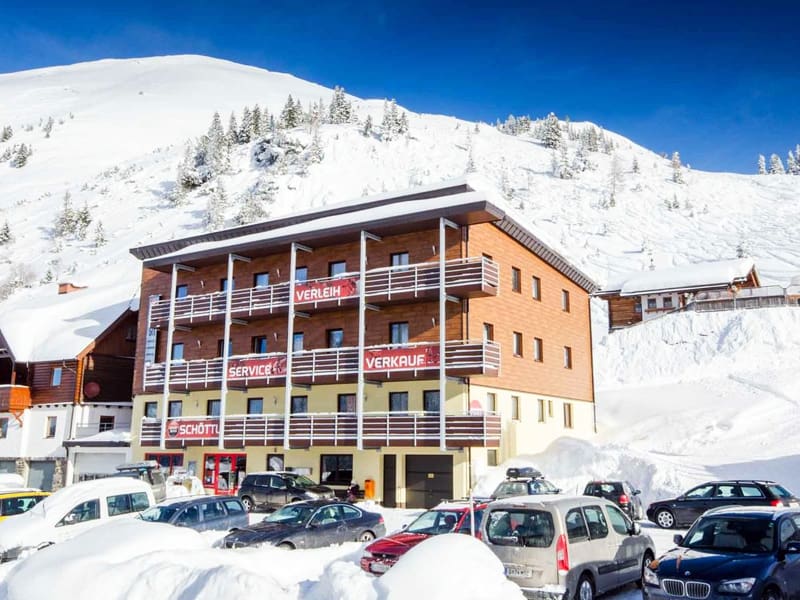 Ski hire shop SPORT 2000 Schöttl in Planneralm 2 (Talstation Parkplatz Plannereckbahn), Irdning Donnersbachtal