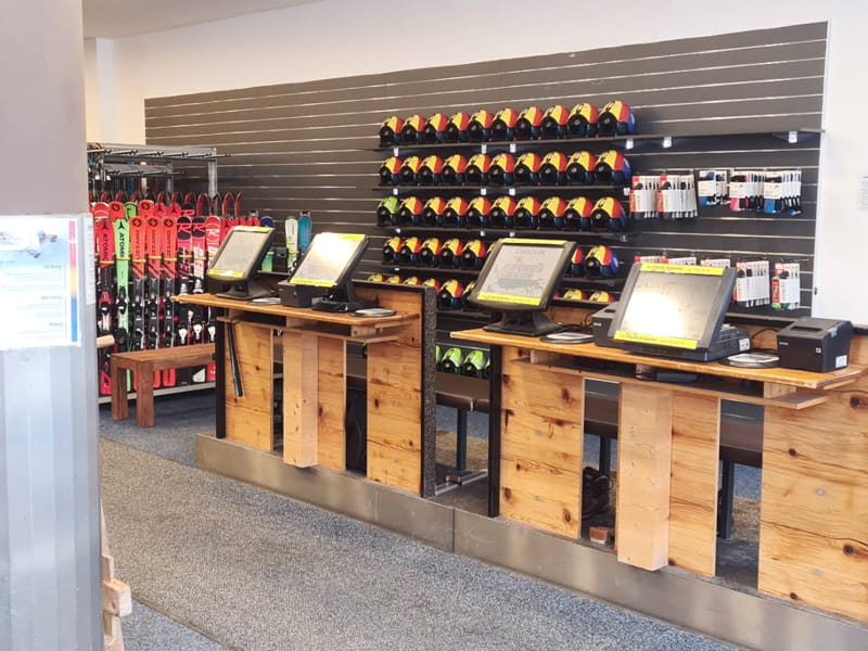 Ski hire shop Snow & Fun Hinterglemm in Reiterkogelbahn Talstation, Hinterglemm