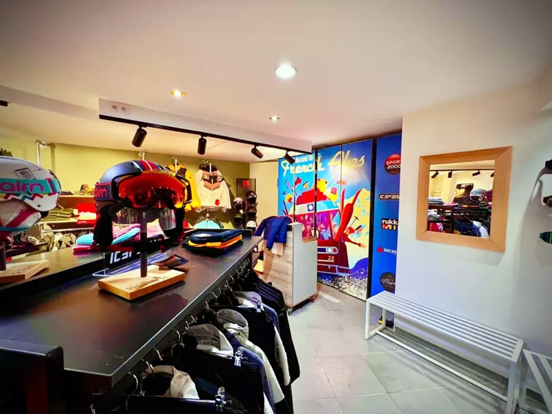 Ski hire shop Snow & Ski Village in Résidence l'étoile des neiges - route des Grandes Alpes, Valloire