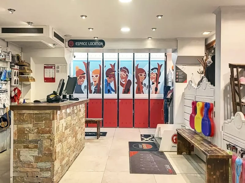 Ski hire shop Les Tryoskys in Résidence L'Ouillon, La Toussuire