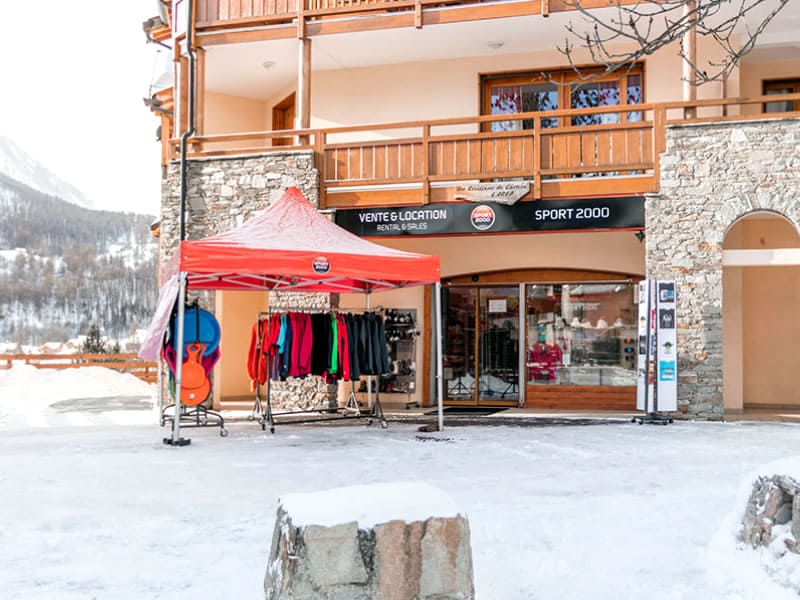 Ski hire shop SPORT 2000 Altitude in Résidence le château - Route de Grenoble, Serre Chevalier Le Monetier-Les-Bains