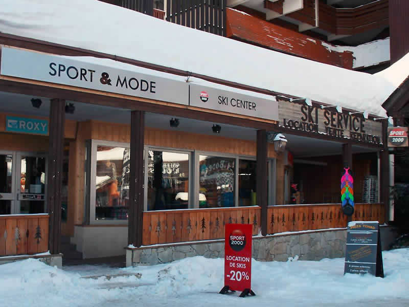 Ski hire shop SPORT 2000 Ours Blanc in Résidence Pierre et Vacances - Galerie de l'Ours Blanc, Alpe d’Huez