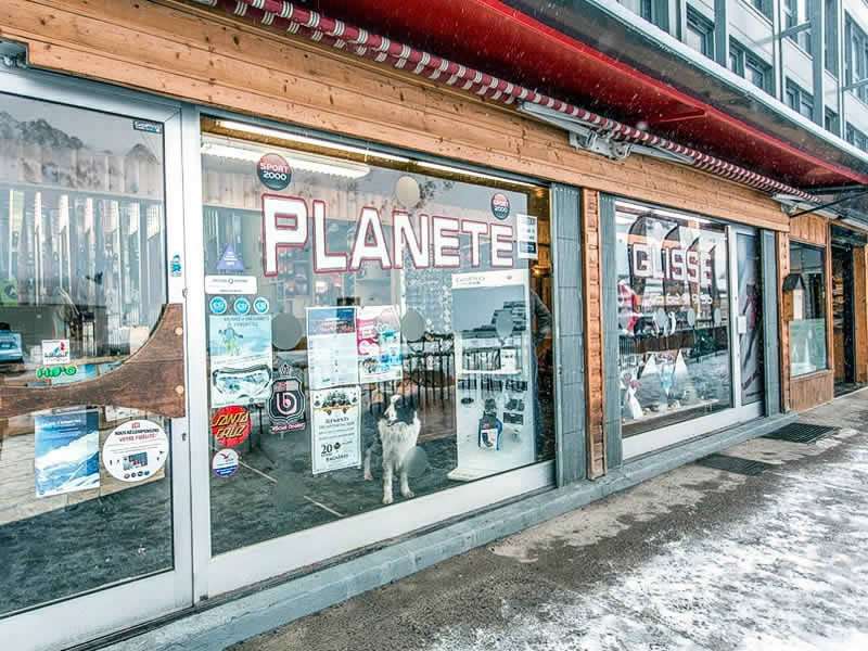 Ski hire shop Planète Glisse in Résidence Plein Ciel, Avenue du Tourmalet, La Mongie