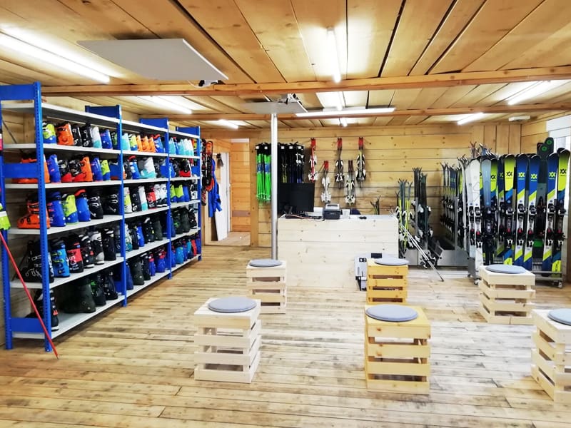 Ski hire shop Skischule Skiverleih Total in Rettenbergstrasse 18a, Kolsassberg
