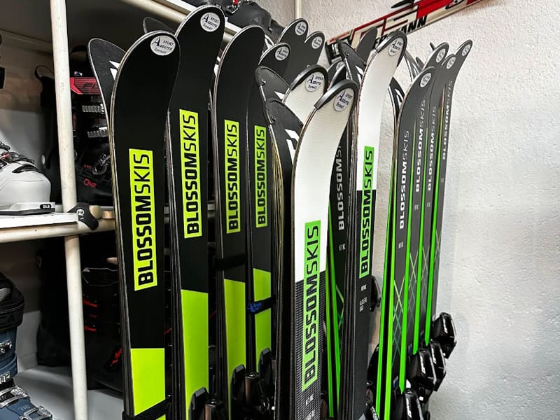 Ski hire shop SPORT 2000 Azzurra Sport in Riedstrasse 10, Zermatt