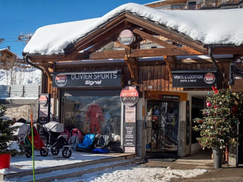 Ski hire shop Olivier Sports in Route du Signal (centre station), Alpe d’Huez