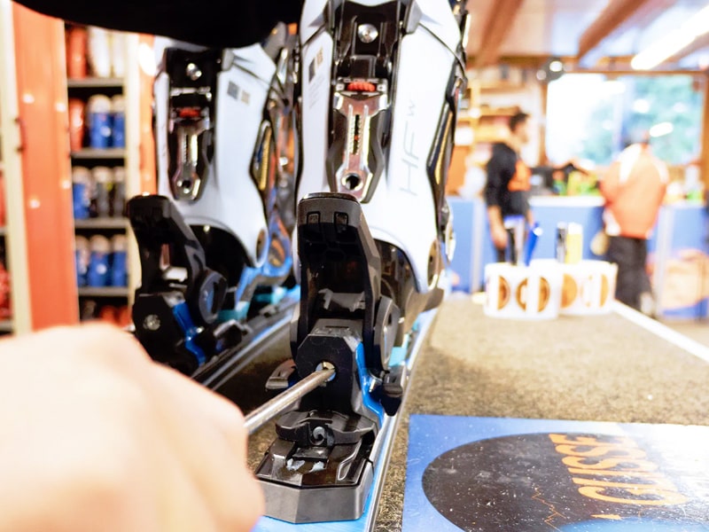 Ski hire shop Ski rent La Glisse in Route Ramey 65 - Ayas, Champoluc