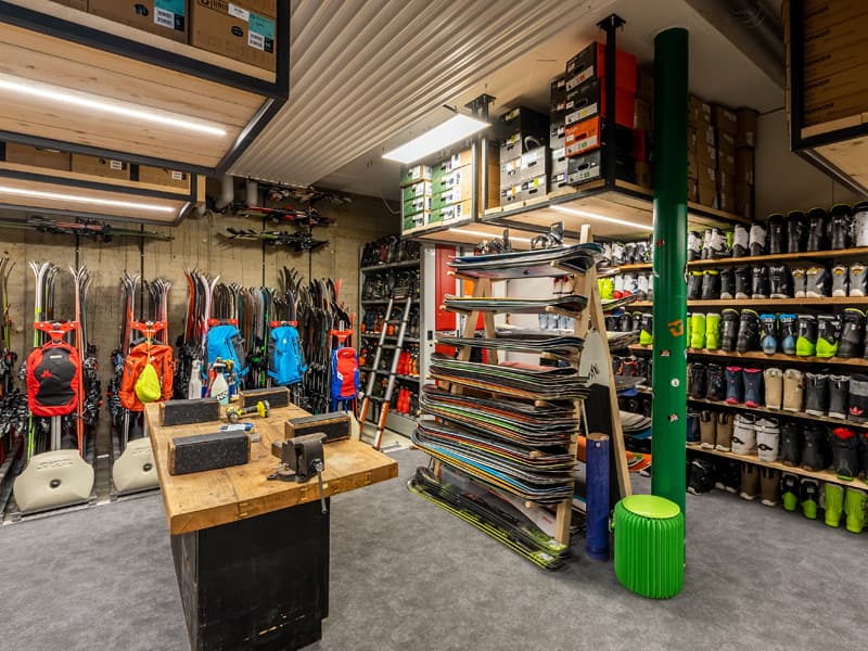 Ski hire shop Backside Verbier in Rue de Ransou 191b, Verbier