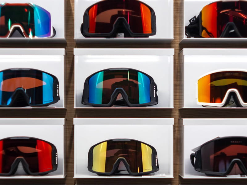 Ski hire shop Peak Sport Adventure in Strèda de Pareda 79, Canazei
