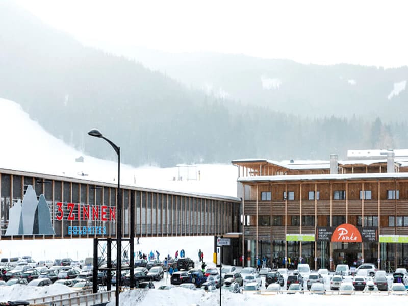Ski hire shop Rent & Go Drei Zinnen Ski & Bike in Talstation Kabinenbahn, Vierschach bei Innichen