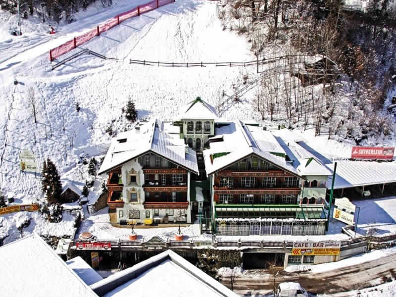 Ski hire shop SPORT 2000 RENT Unterlercher in Talstation Kaltenbach, Kaltenbach