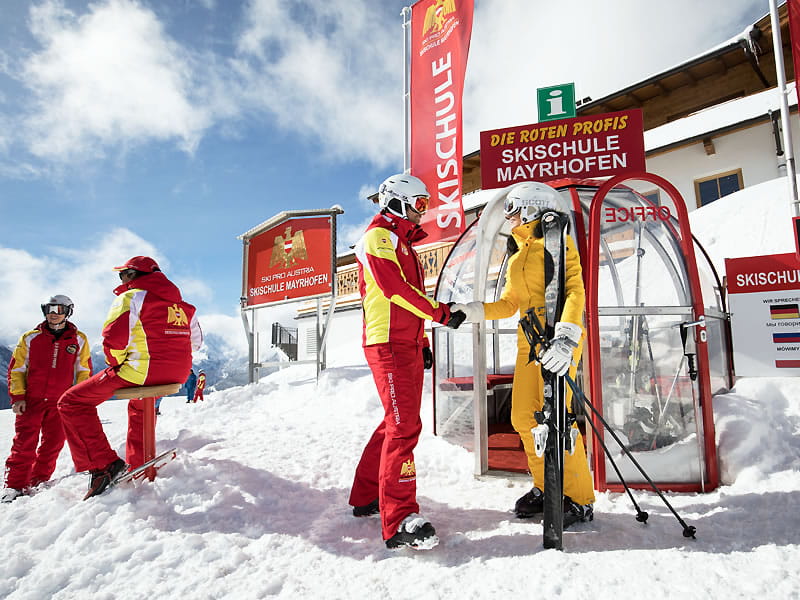 Ski hire shop Skischule Snowsports Mayrhofen in Tuxerstrasse 714, Mayrhofen