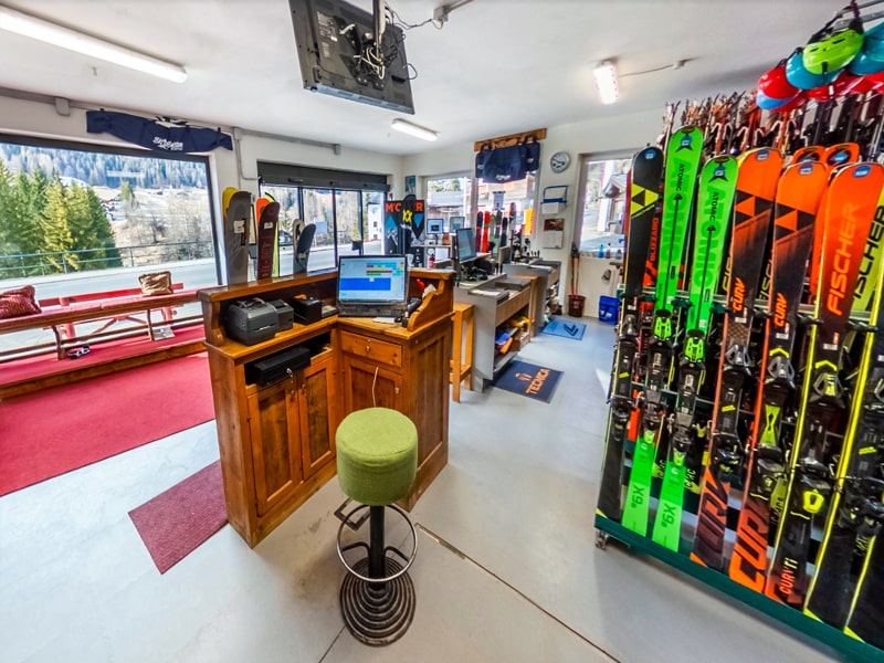 Ski hire shop Ski System Cortina in Via Cademai 13/14, Cortina d’Ampezzo