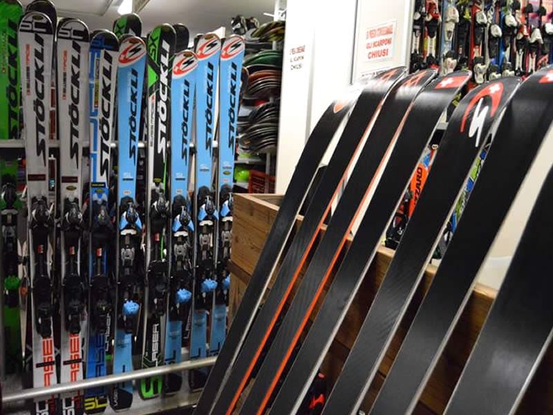 Ski hire shop IL COMODO SCI in Via N. Bolognini, 82, Pinzolo