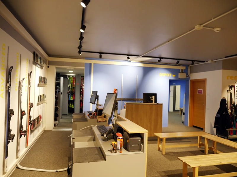 Ski hire shop Rent and Go San Martino in Via Passo Rolle, 21, San Martino di Castrozza