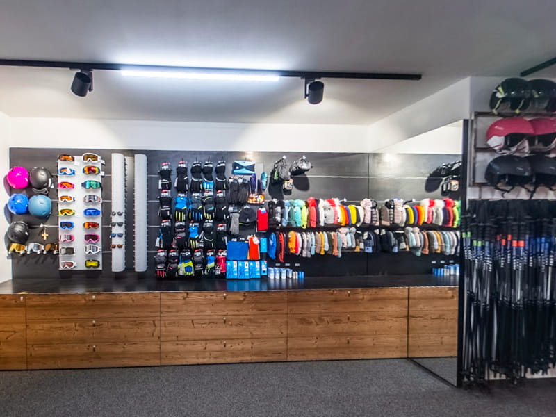 Ski hire shop Sportservice Erwin Stricker in Via Petschied 2, Lüsen