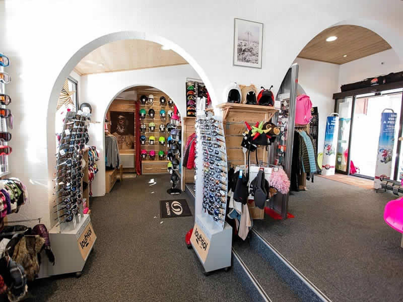 Ski hire shop FL Sport in Village du Clos des Fonds, Place des Arcades - Les Deux Alpes 1800, Les Deux Alpes 1800
