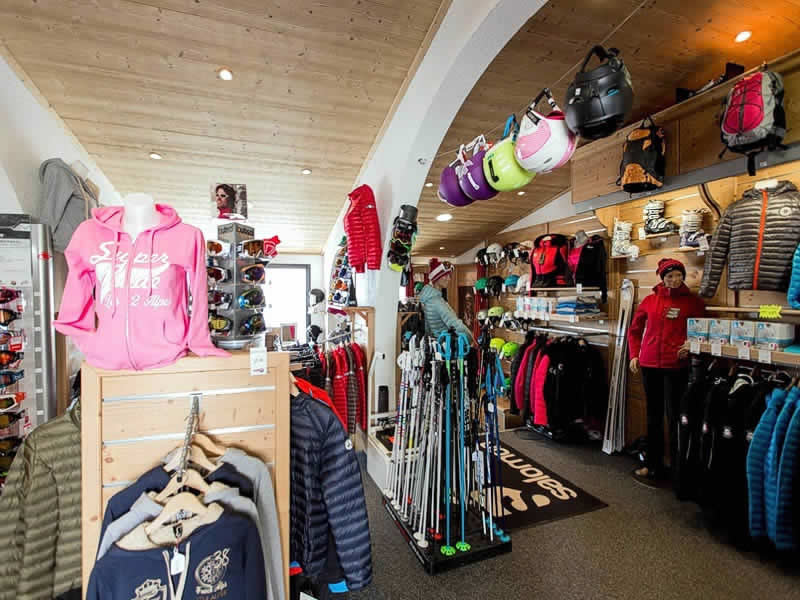 Ski hire shop FL Sport in Village du Clos des Fonds, Place des Arcades - Les Deux Alpes 1800, Les Deux Alpes 1800