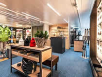 Ski hire shop Carmenna Sport in Arosa, Waldhotel National