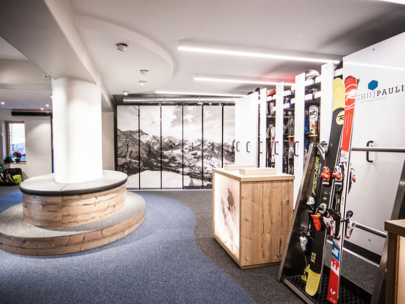 Ski hire shop Sport Pauli in Walserstrasse 270, Kleinwalsertal/Hirschegg